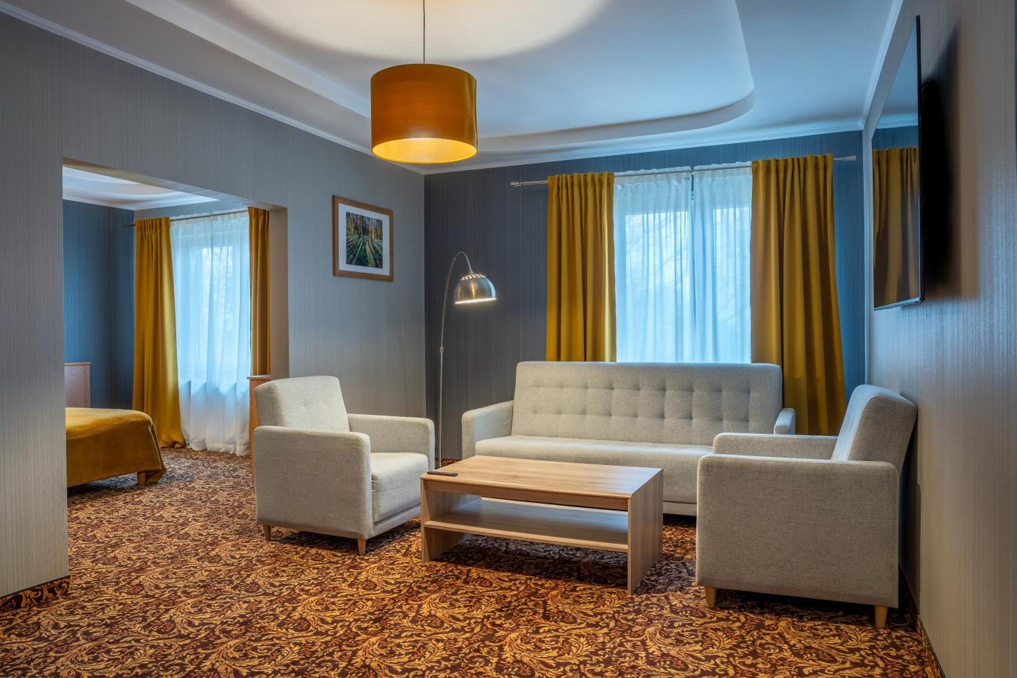 Hotel Kuznia Napoleonska Teresin Esterno foto