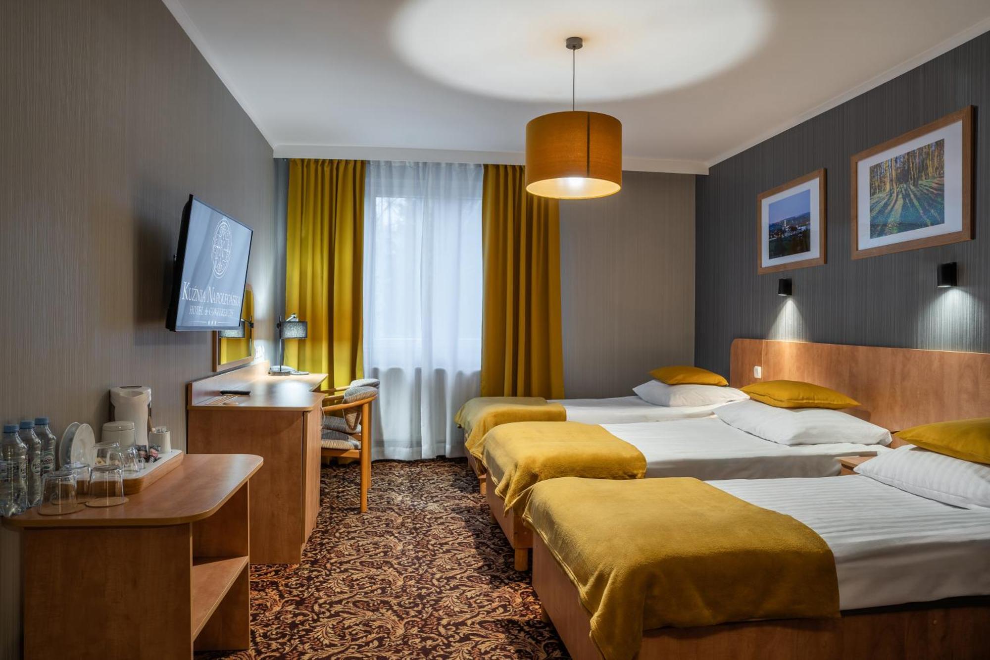 Hotel Kuznia Napoleonska Teresin Esterno foto