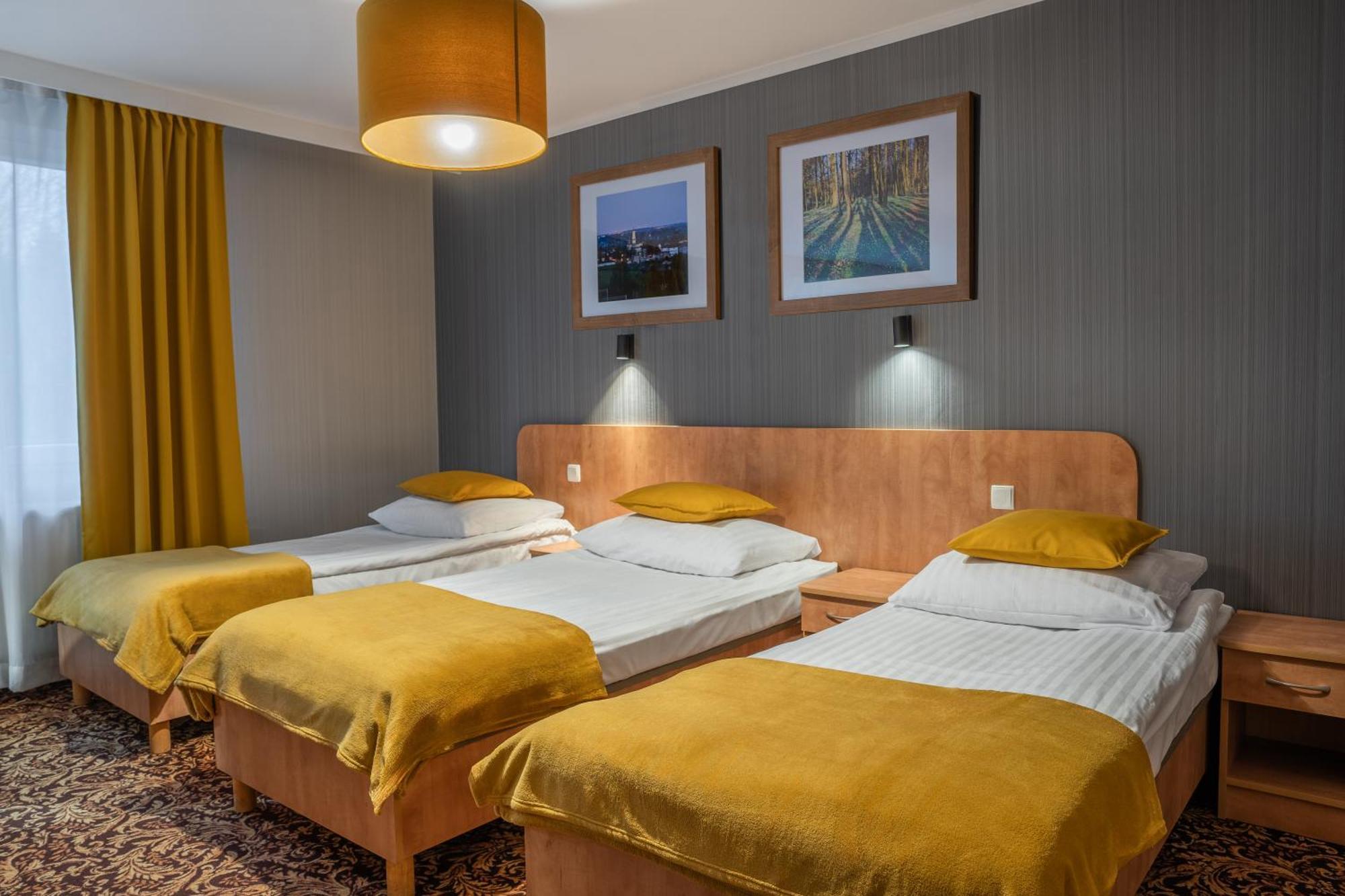 Hotel Kuznia Napoleonska Teresin Esterno foto