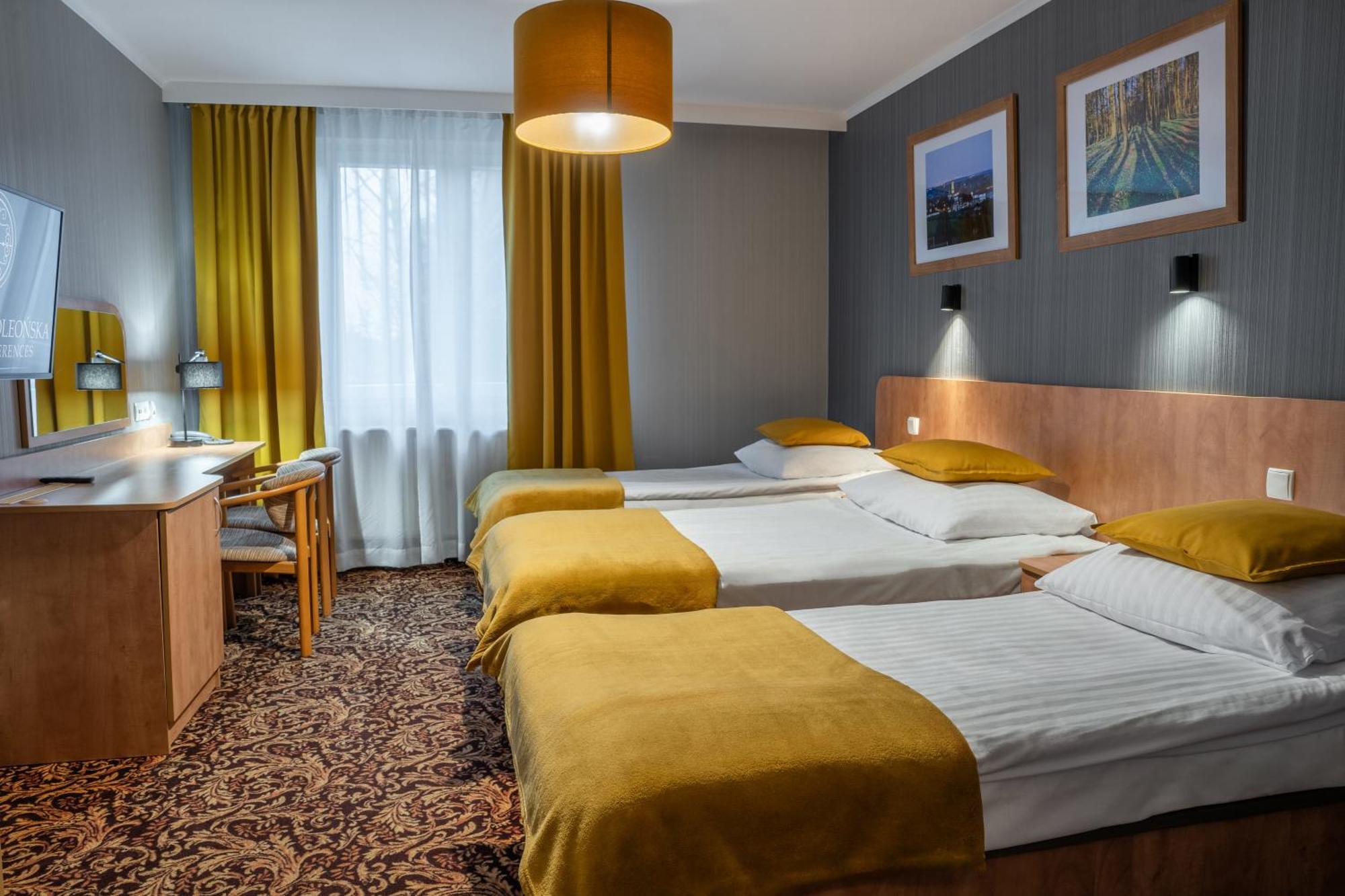 Hotel Kuznia Napoleonska Teresin Esterno foto